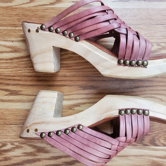 BEEK SANDALS - Picture 3 of 5